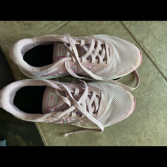 Worn twice! New Balance Kids Fuel Core Shoes YPURGOG, Pink, 3Y - Picture 5 of 6
